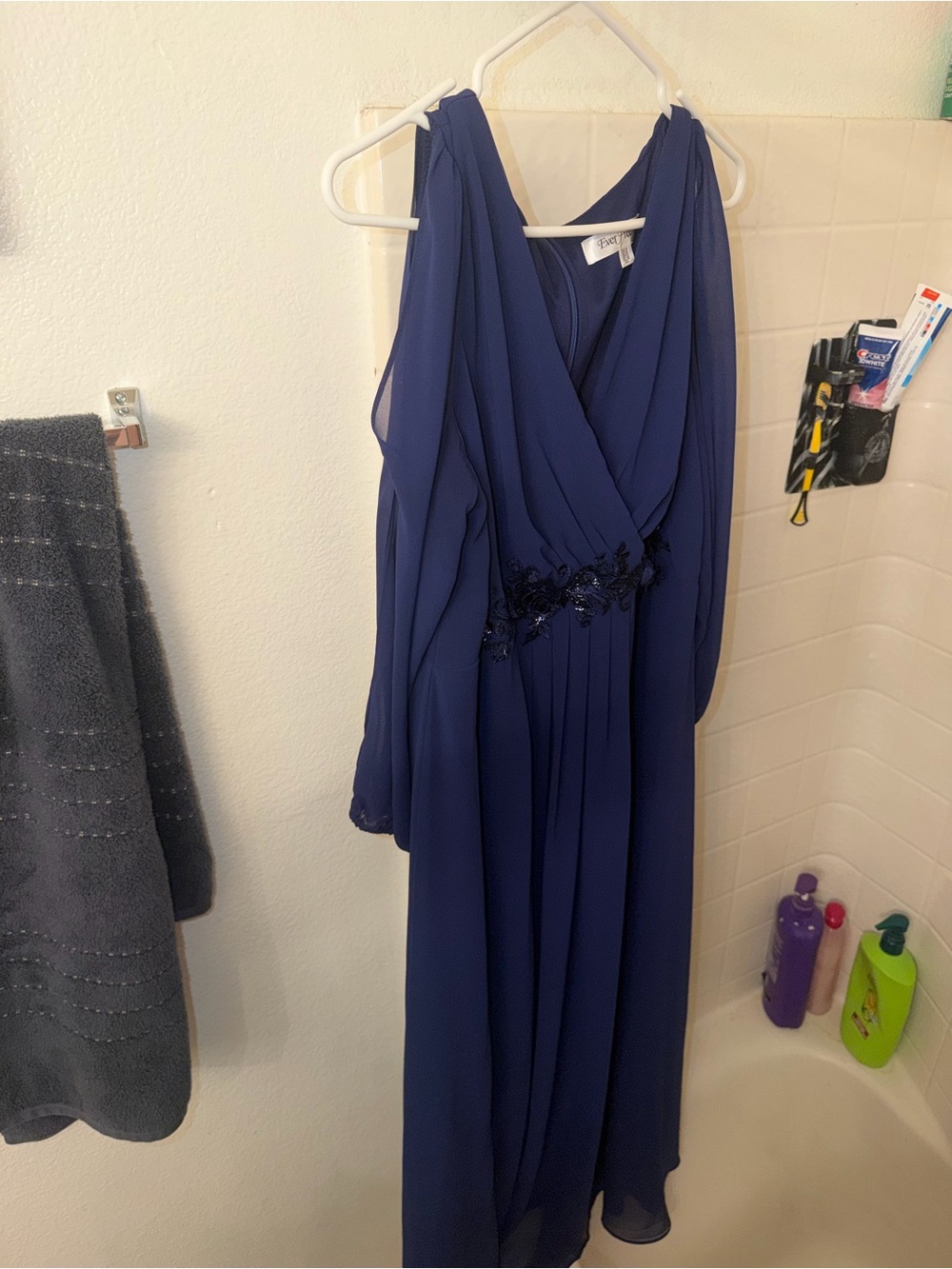 Plus Size Navy V-Neck Evening Gown with Embellished Waist - Picture 3 of 4